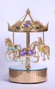 合金工艺品中的旋转木马 点亮乐园与家居的艺术之选