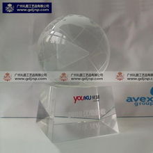 广州工艺品匠心作 奖杯与水晶冰晶纪念珍品